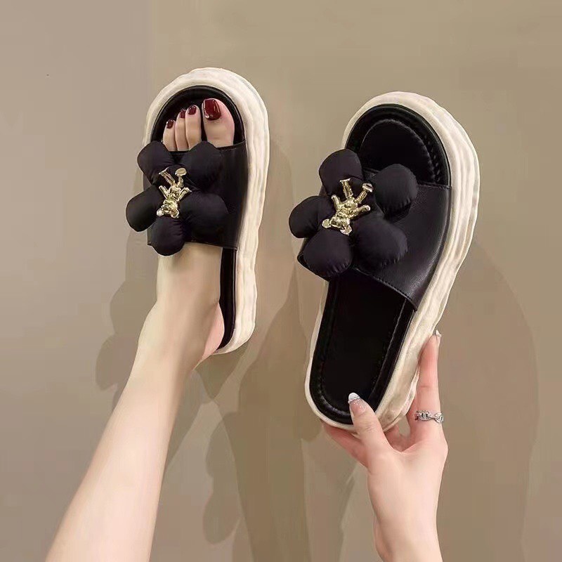 Dép nữ hình bông hoa đính gấu thời trang siêu đẹp cực phẩm 2023