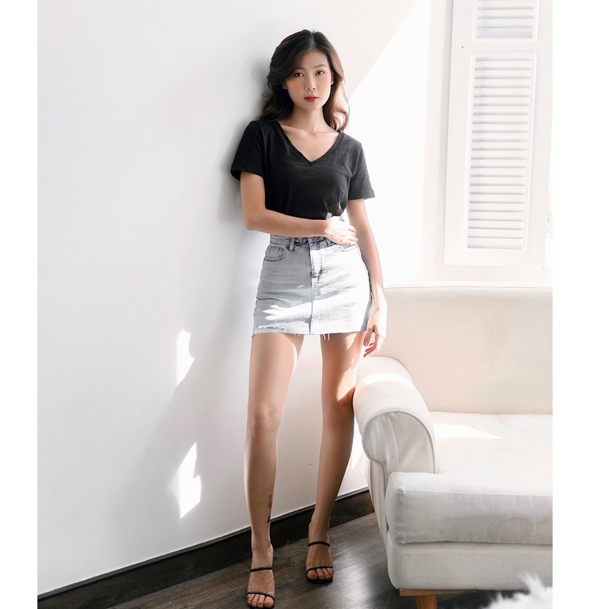 [Mã SKAMFSW175 giảm 10K đơn 50K] Áo thun cổ V cổ tim dáng basic nhiều màu chất cotton MIEU - GS02