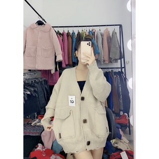 Khoác cadigan chốt trên live