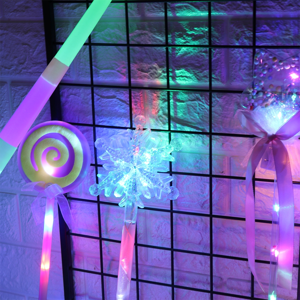 Que phát sáng bóng LED hình hoạt hình dùng trong dịp Giáng sinh/năm mới