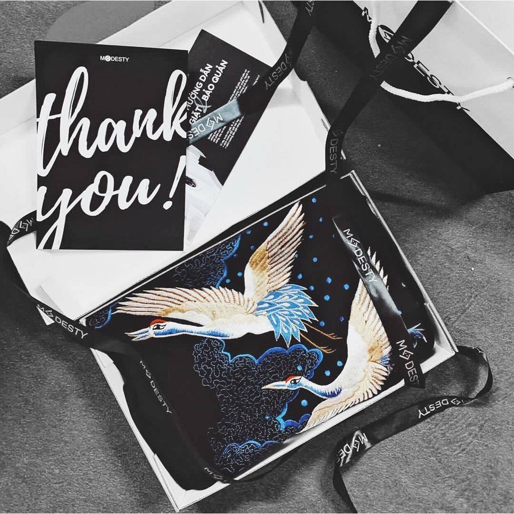 Modesty - Áo khoác nhung thêu hạc Kuren Velvet Bomber