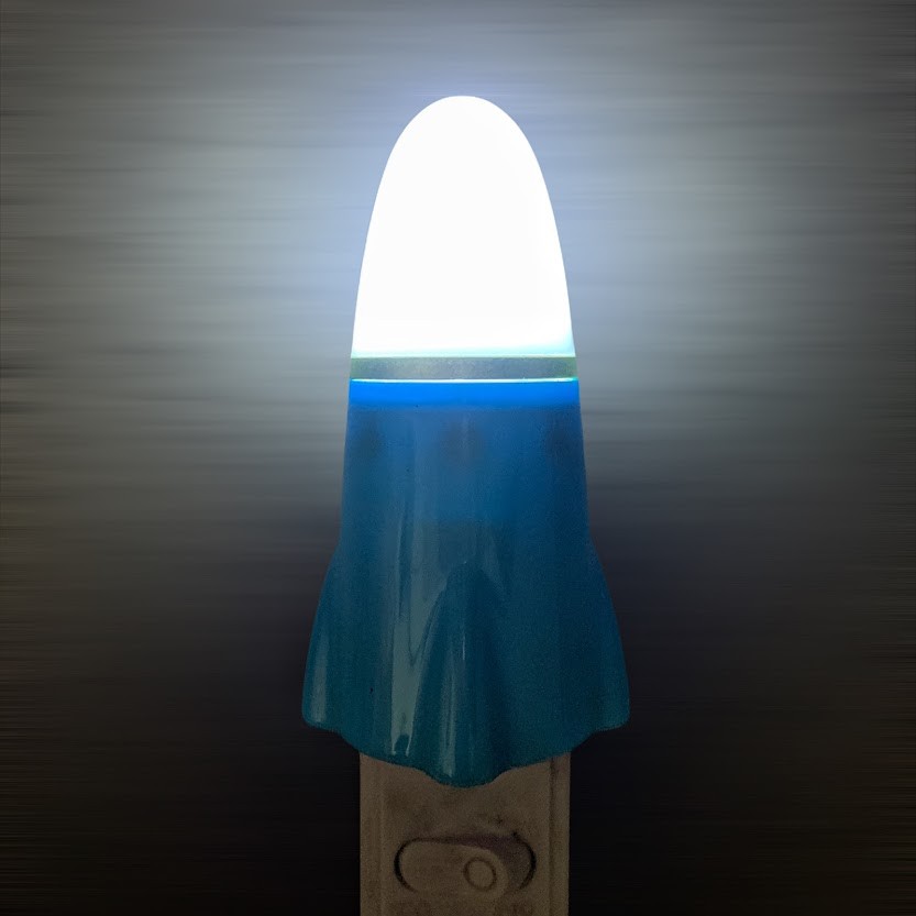 Đèn ngủ cảm biến ánh sáng hình Tên Lửa (màu ngẫu nhiên)