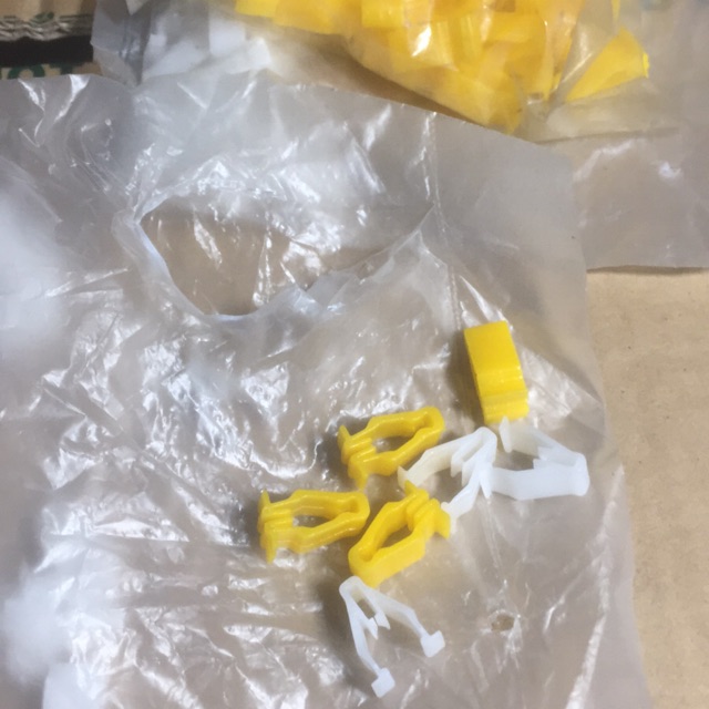 Kẹp gài dàn áo ya và honda