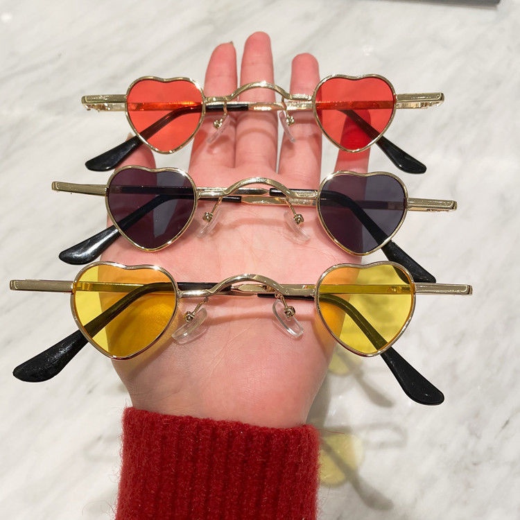 Kính Mát Hình Trái Tim Phong Cách Retro Cho Nữ