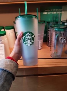 Ly nhựa starbucks korea