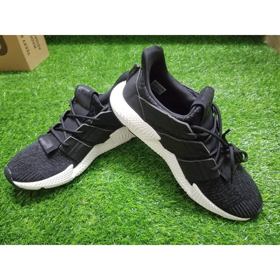 Prophere đen trắng