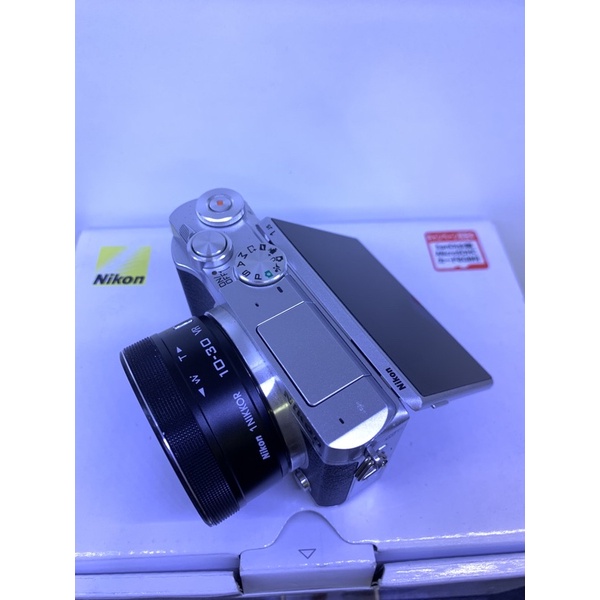 Máy ảnh Nikon 1 J5 kèm lens 10-30mm 95%