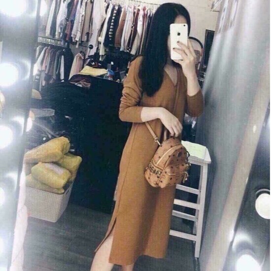 [ Mã FAMAYWA2 giảm 10K đơn 50K] Đầm nữ cổ tim dài tay dáng rộng vải len tăm xẻ tà | BigBuy360 - bigbuy360.vn