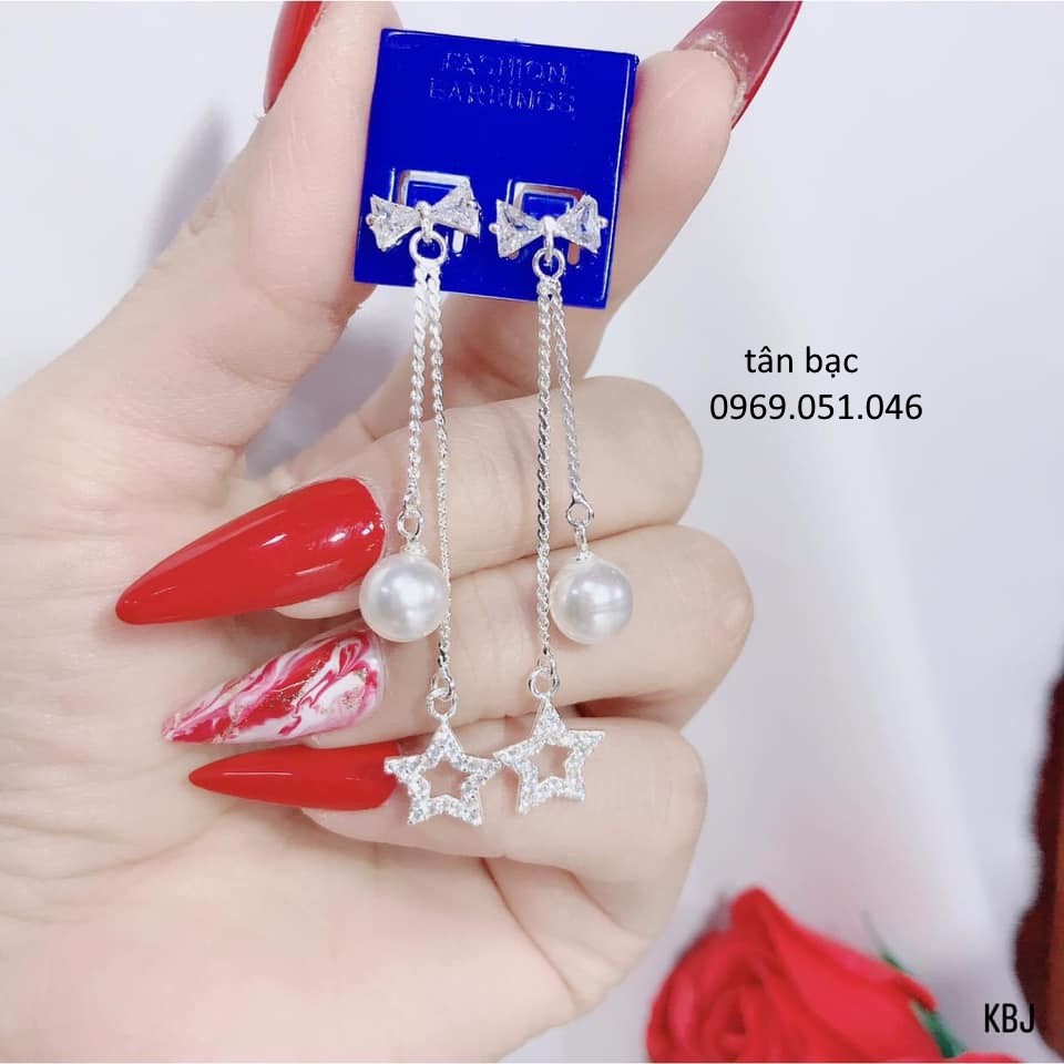 bông tai kiểu dáng tua dài , kết hợp với tà áo dài , shop đảm bảo không xinh , không lộng lẫy shop xin đền lại tiền ạ hi