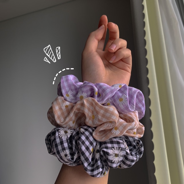 Scrunchie dây buộc tóc