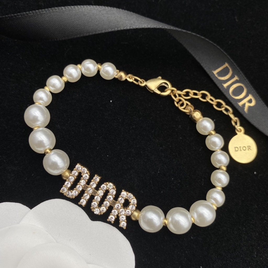 Vòng Tay Ngọc Trai Mặt Chữ Dors Thời Trang Cho Nữ