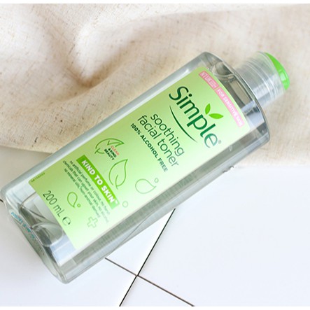 Nước hoa hồng Simple Soothing Facial Toner