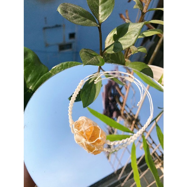 Vòng tay citrine macrame