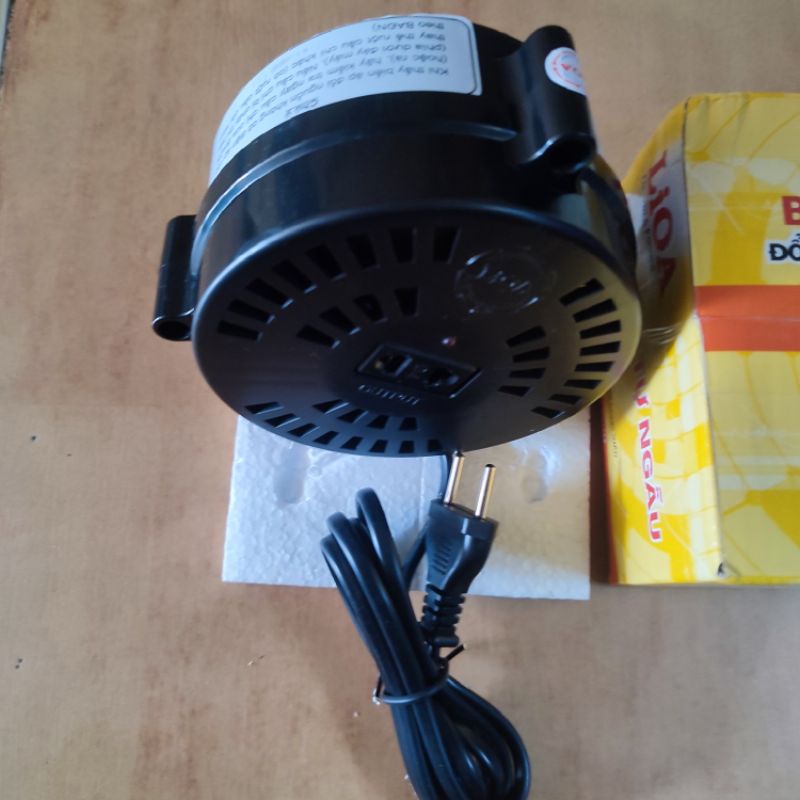 Biến thế biến áp tự ngẫu 200w,400w,600w đổi điện 220v ra 100v,110v lioa