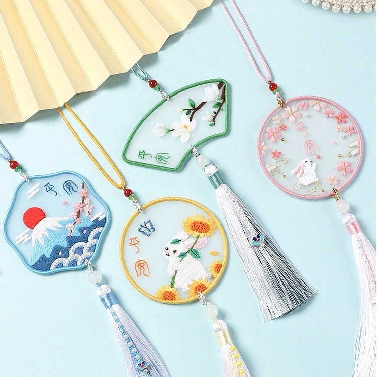 Thêu Handmade/Phụ Kiện/Sản phẩm mới  Phụ kiện thêu tay Túi vải tự thêu tay  Móc treo oto Thêu vải trong suốt