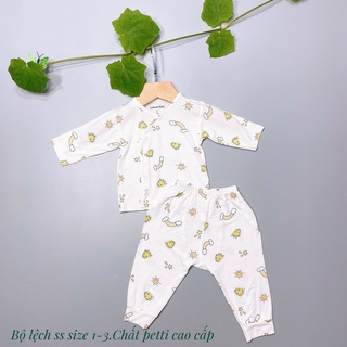 Bộ quần áo sơ sinh Lee nền trắng dài tay cài lệch cho bé