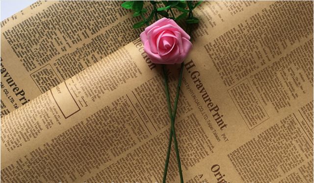 8 tờ giấy gói hoa quà hình tờ báo tiếng Anh, lưới gói hoa