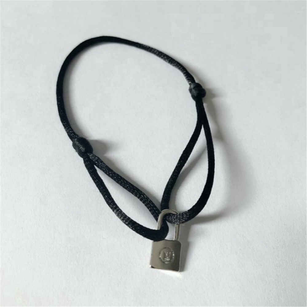 Vòng tay khóa nhỏ phong cách tinh tế Hàn Quốc