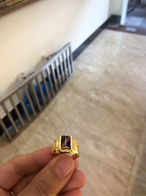 Nhẫn vàng nam mặt đá đen - ảnh chụp sản phẩm thật- hàng kèm kiểm định