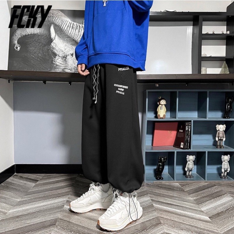 Quần Jogger Thể Thao Ulzzang Dây Rút Gấu Quần Chất Nỉ Dày Dặn(Hàng Sẵn)