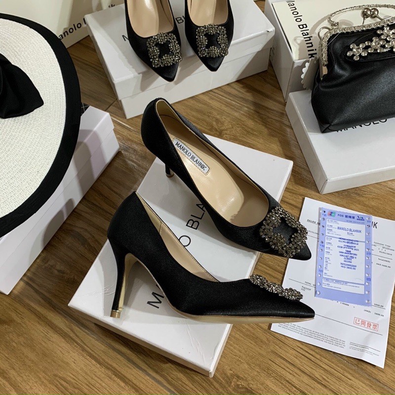 Giày Manolo đá lụa