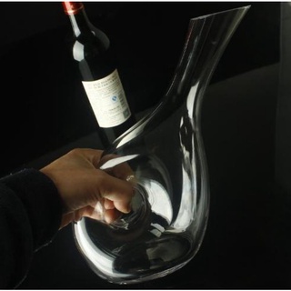 Decanter hình ốc sên dáng nghiêng. Bình thở rượu vang