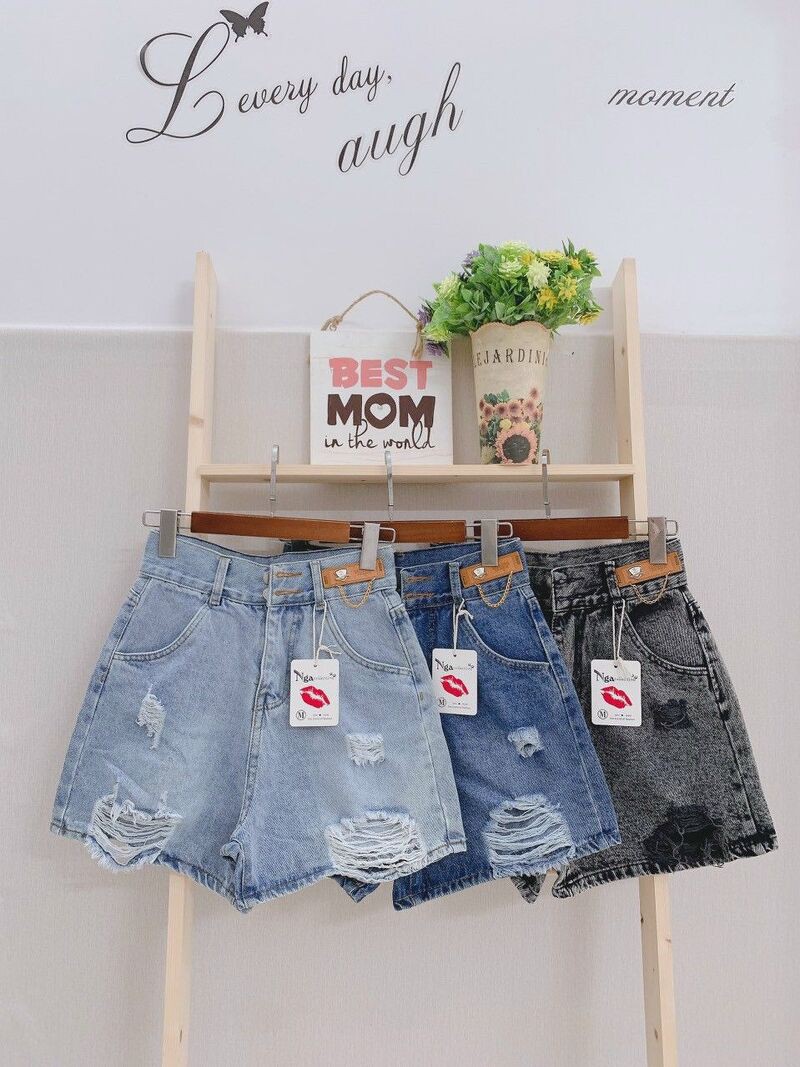 Quần sooc bò mác nâu dây xích 2 khuy rách nhẹ