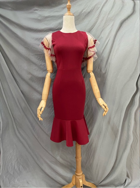 Đầm dáng ôm body đuôi cá viền ren