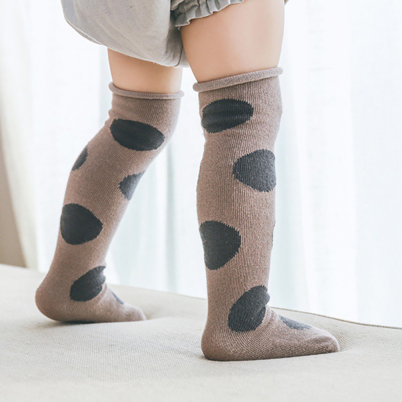 Vớ dài họa tiết chấm bi chất liệu cotton dễ thương dành cho bé gái