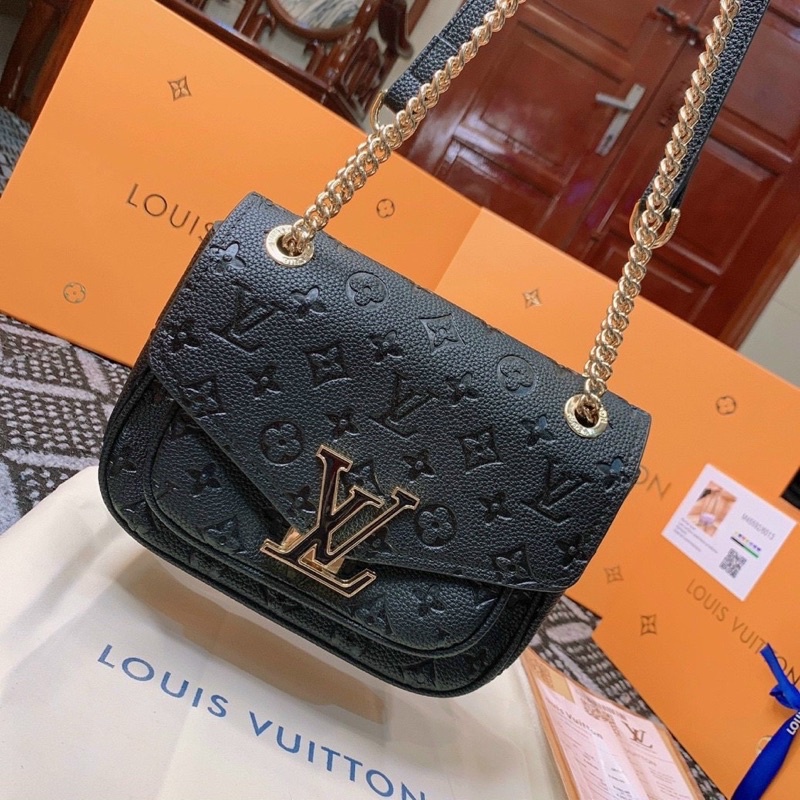 Túi LV nắp bấm size 22 fullbillboxseal dập nổi tag vàng đẹp từ khoá tới logo♥️