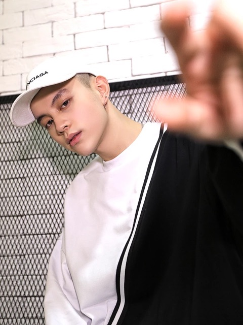 &lt;&lt;Có sẵn&gt;&gt; Áo sweater dáng rộng dài tay phong cách Hàn Quốc trẻ trung năng động và cá tính dành cho nam
