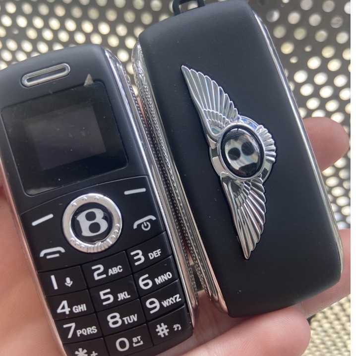 Điện Thoại Mini Bently Bv8 - 2 Sim Thay Đổi Giọng Nói Đẳng Cấp giá rẻ
