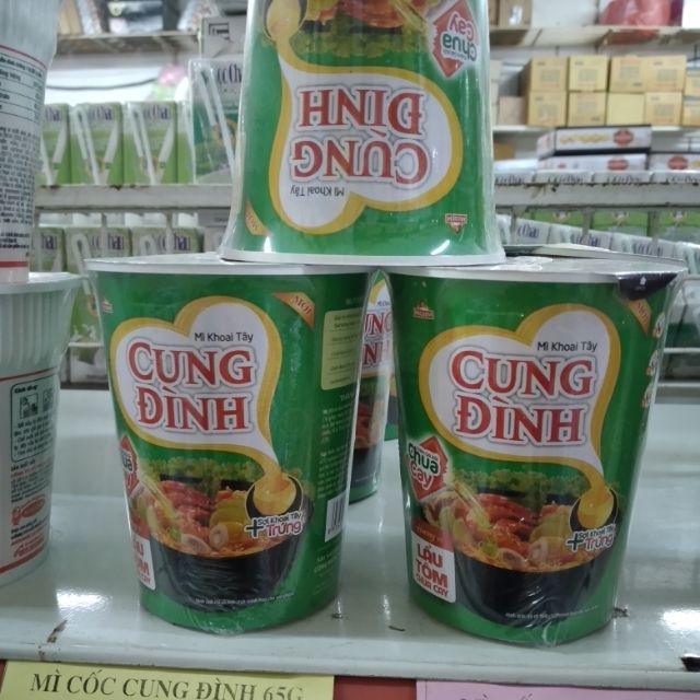 Mì cốc cung đình lẩu tôm chua cay