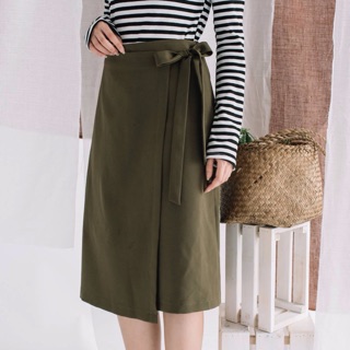 Chân váy chữ A vạt chéo