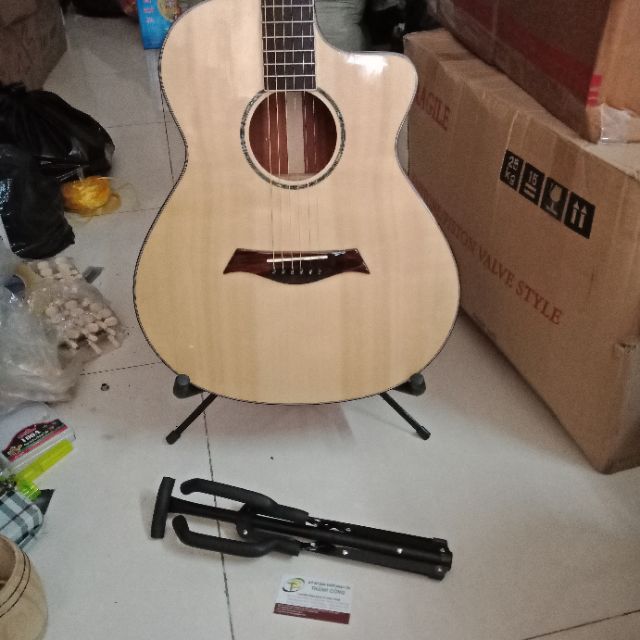 Chân chử a guitar xếp gọn