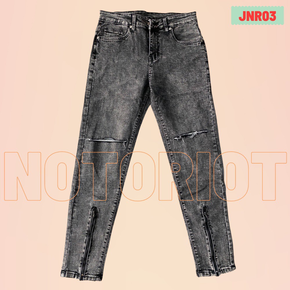 Quần Jean Nam Cao Cấp Notoriot Skinny Rách Gối Dây Kéo Ống Quần Màu Xám JNR03