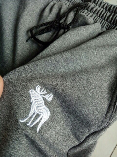 [ Mã FAMAYWA giảm 10K đơn 50K] Quần jogger nỉ thêu hươu chất liệu da cá | BigBuy360 - bigbuy360.vn