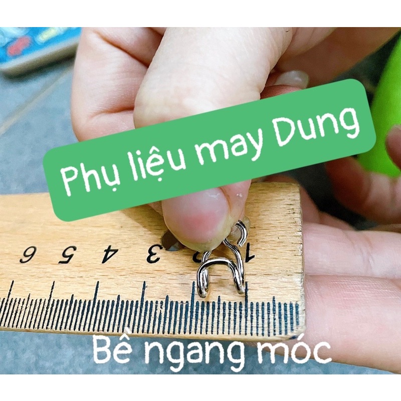 móc cài áo bên trong