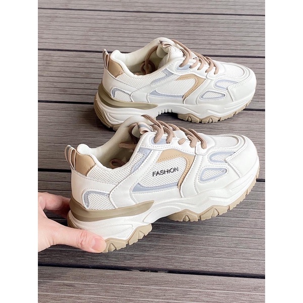 Giày thể thao viền nâu