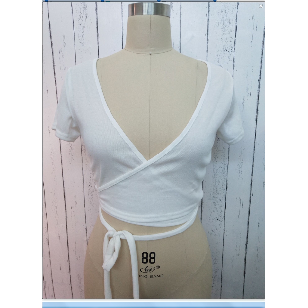 Áo lửng ngắn tay cổ tim phong cách quyến rũ dành cho nữ