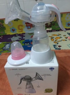 Máy hút sữa bằng tay Unimom(Thanh lí)
