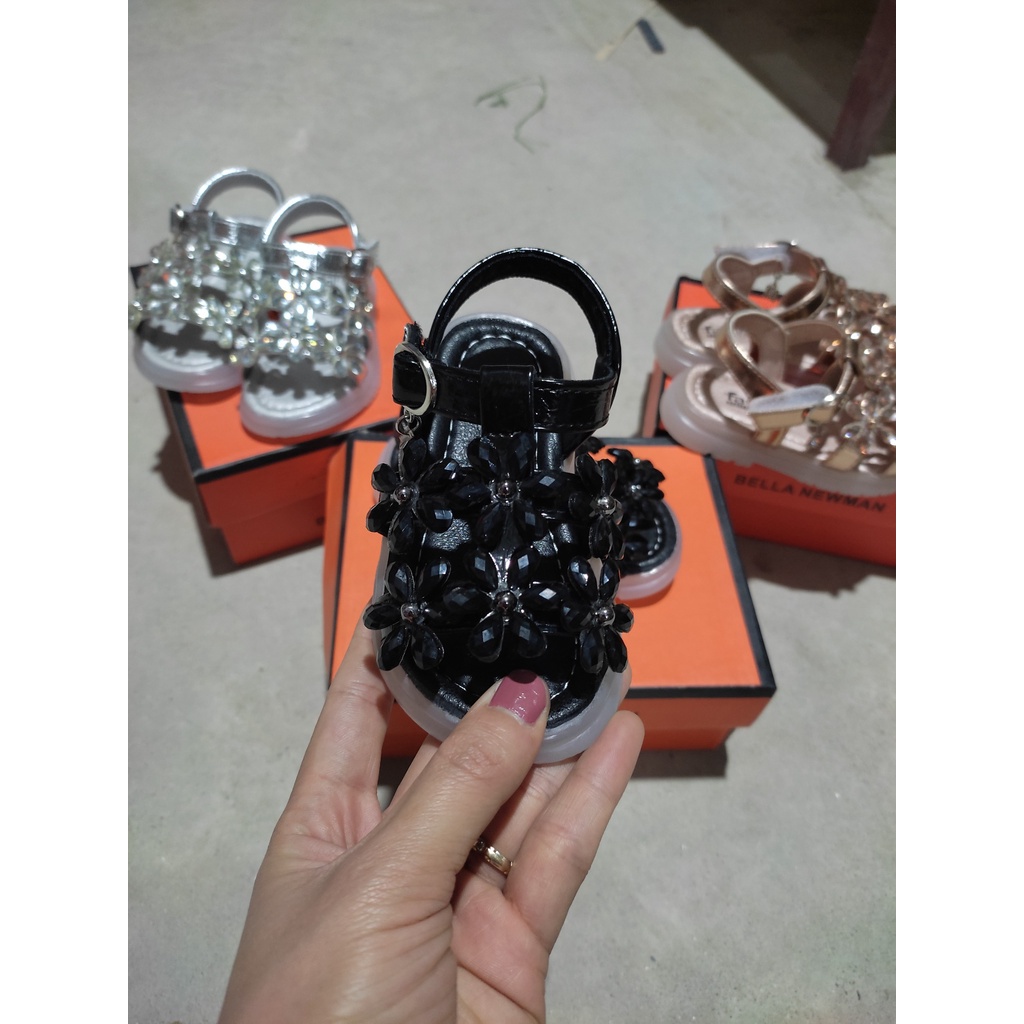 Sandal bé gái - dép quai hậu cho bé gái hai quai ngang gắn hoa đá dễ thương hợp thời trang Babybees 2021 189 (ảnh thật)