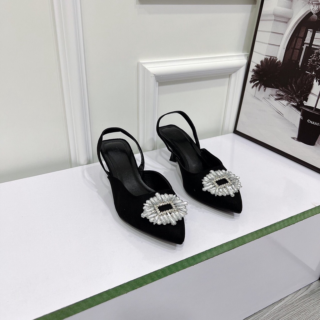 Sandal bít mũi nữ 5p hoa đá xoàn chất da lộn siêu mềm mịn lên chân tôn dáng - Chị Chảnh Store