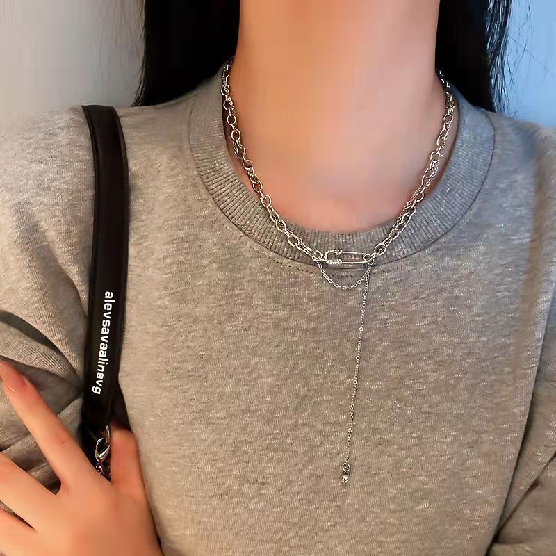 Vòng cổ mặt tròn họa tiết kẻ ô thời trang cho nữ