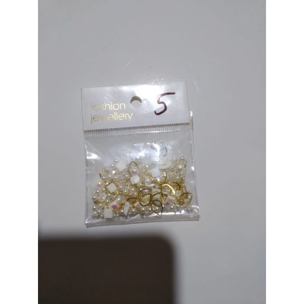 Hình champ trang trí móng nail đẹp nhiều mẫu