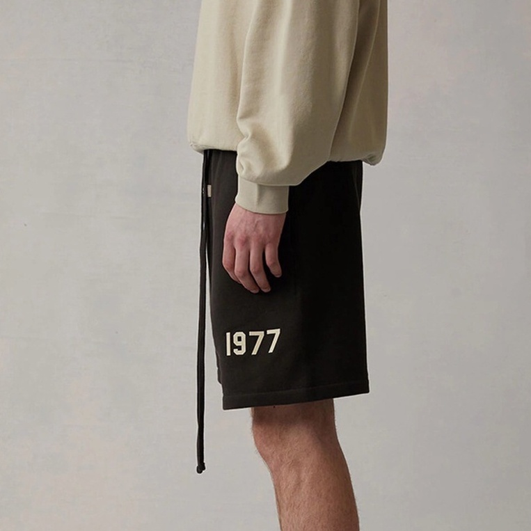 Quần Short Fear Of God Essentials 1977, Quần đùi FOG 1977, Chất liệu Cotton, 2 màu đen, Kem BapeVN