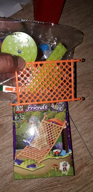 Lắp ráp 1 hộp LegoFriends Dạo chơi công viên 67005 có nhiều chi tiết bằng nhựa ABS