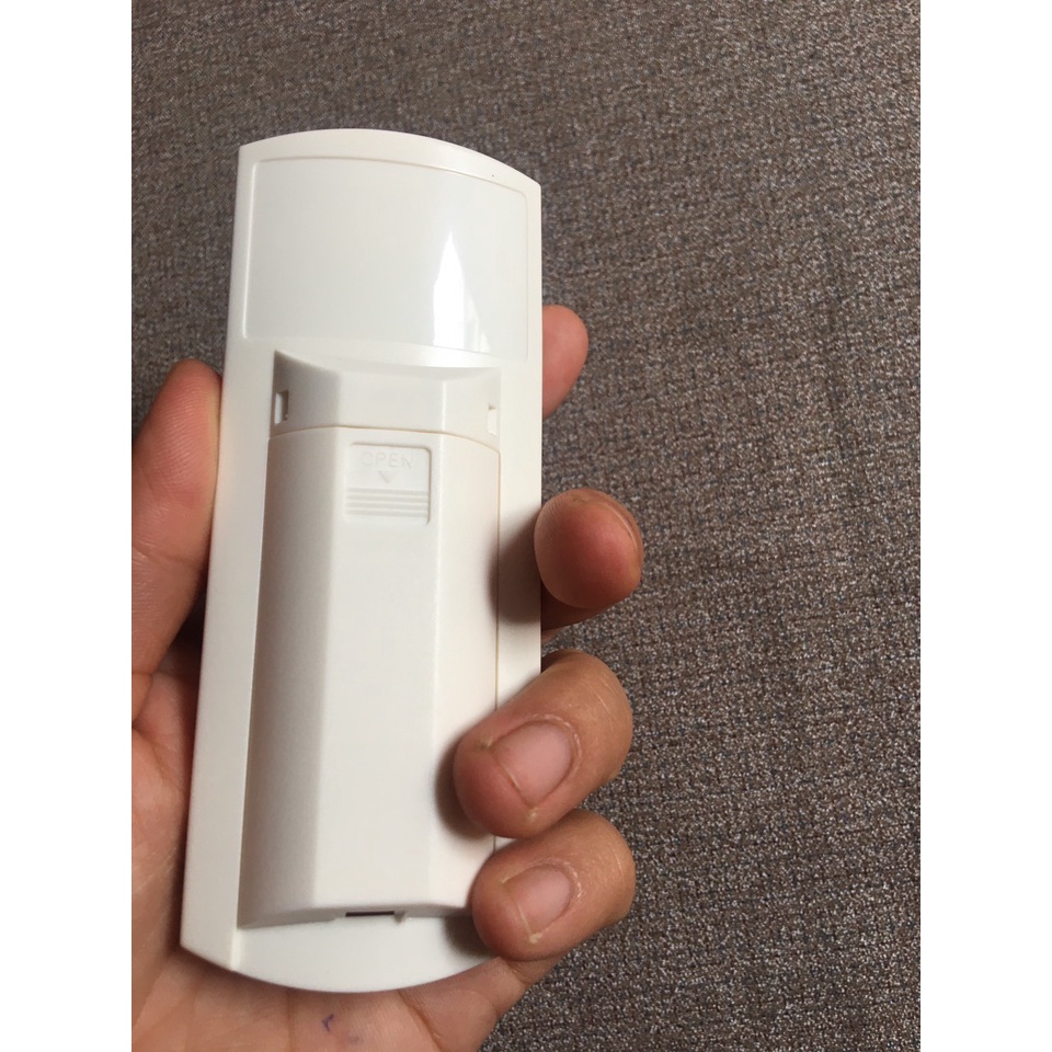 Remote Điều khiển điều hòa Panasonic 1 chiều mode 1 nút tắt mở màu vàng cam