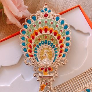 Gương công chúa kèm lược