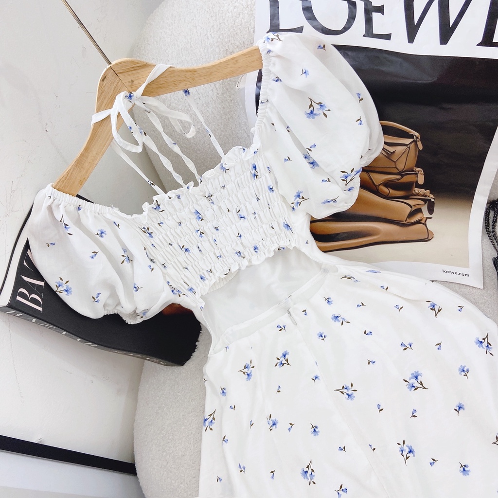 𝑽𝒂́𝒚 𝒉𝒐𝒂 𝒏𝒉𝒊́ 𝒄𝒐̂𝒕 𝒅𝒂̂𝒚 𝒄𝒐̂̉ hở lưng